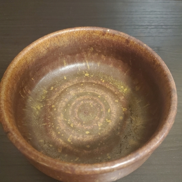 Vintage POTTERY Bowl Stoneware Round Brown Serving Bowl Signed. - Picture 4 of 11